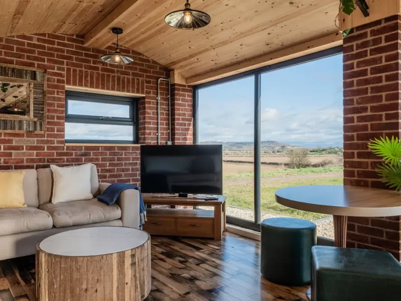 Brick Barn - Luxury 1-Bedroom Holiday Home in Pershore